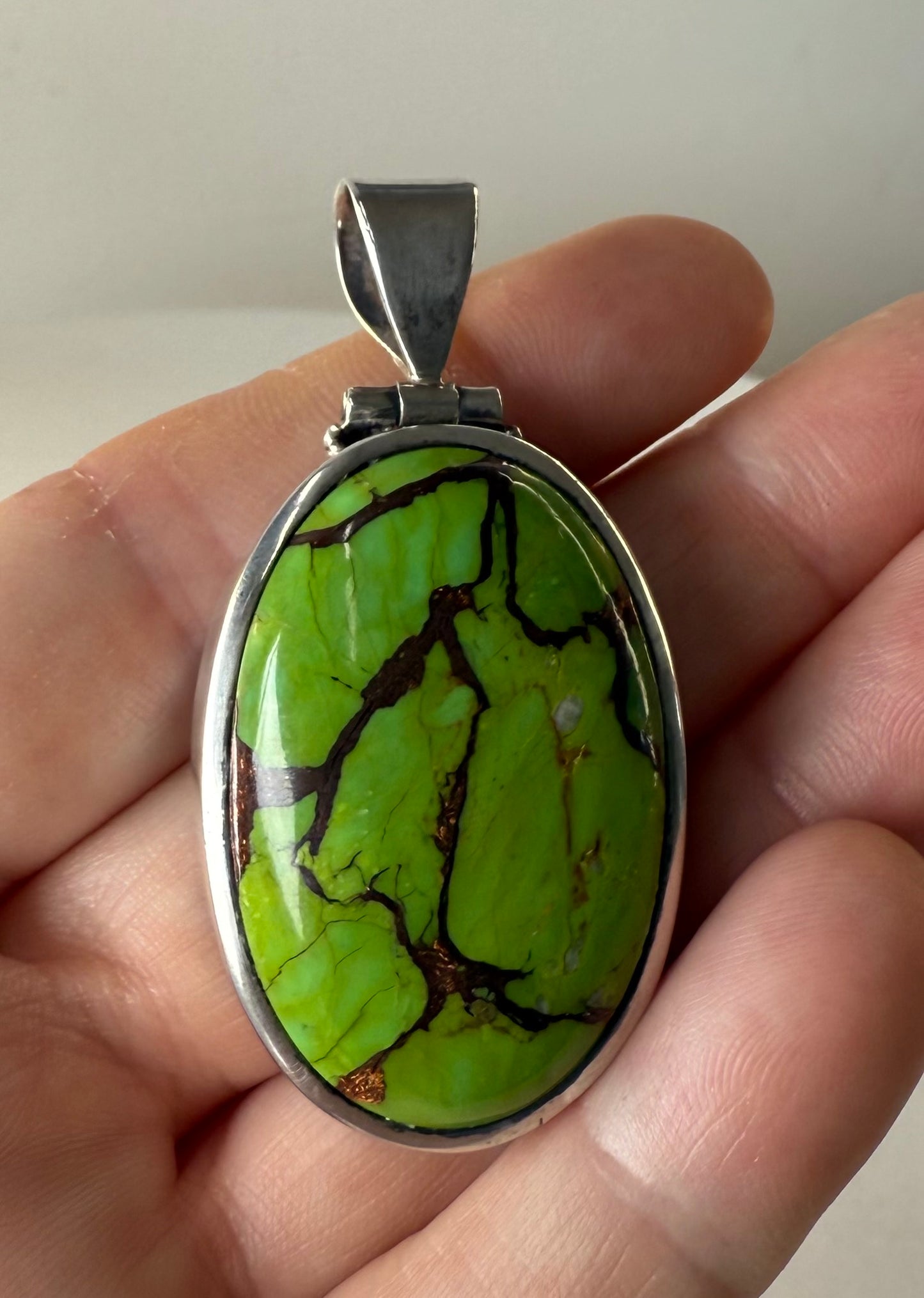 Vintage Green Turquoise & Copper Veins Pendant — 925 Sterling Silver