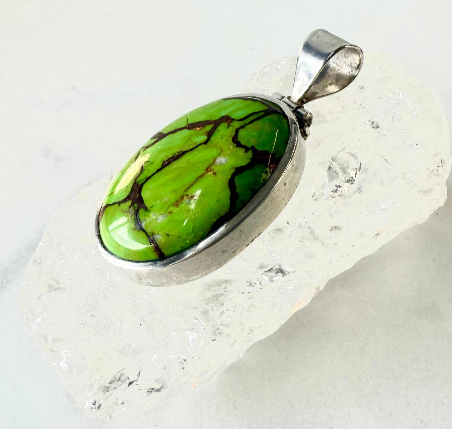 Vintage Green Turquoise & Copper Veins Pendant — 925 Sterling Silver