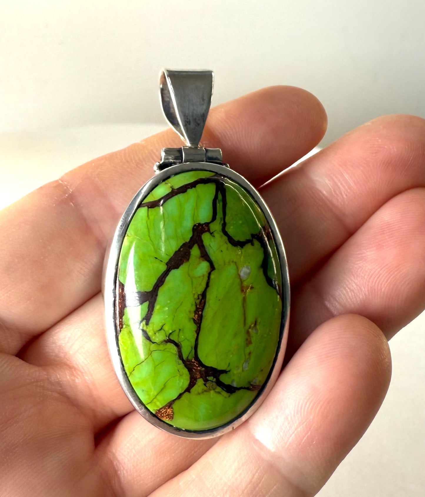 Vintage Green Turquoise & Copper Veins Pendant — 925 Sterling Silver