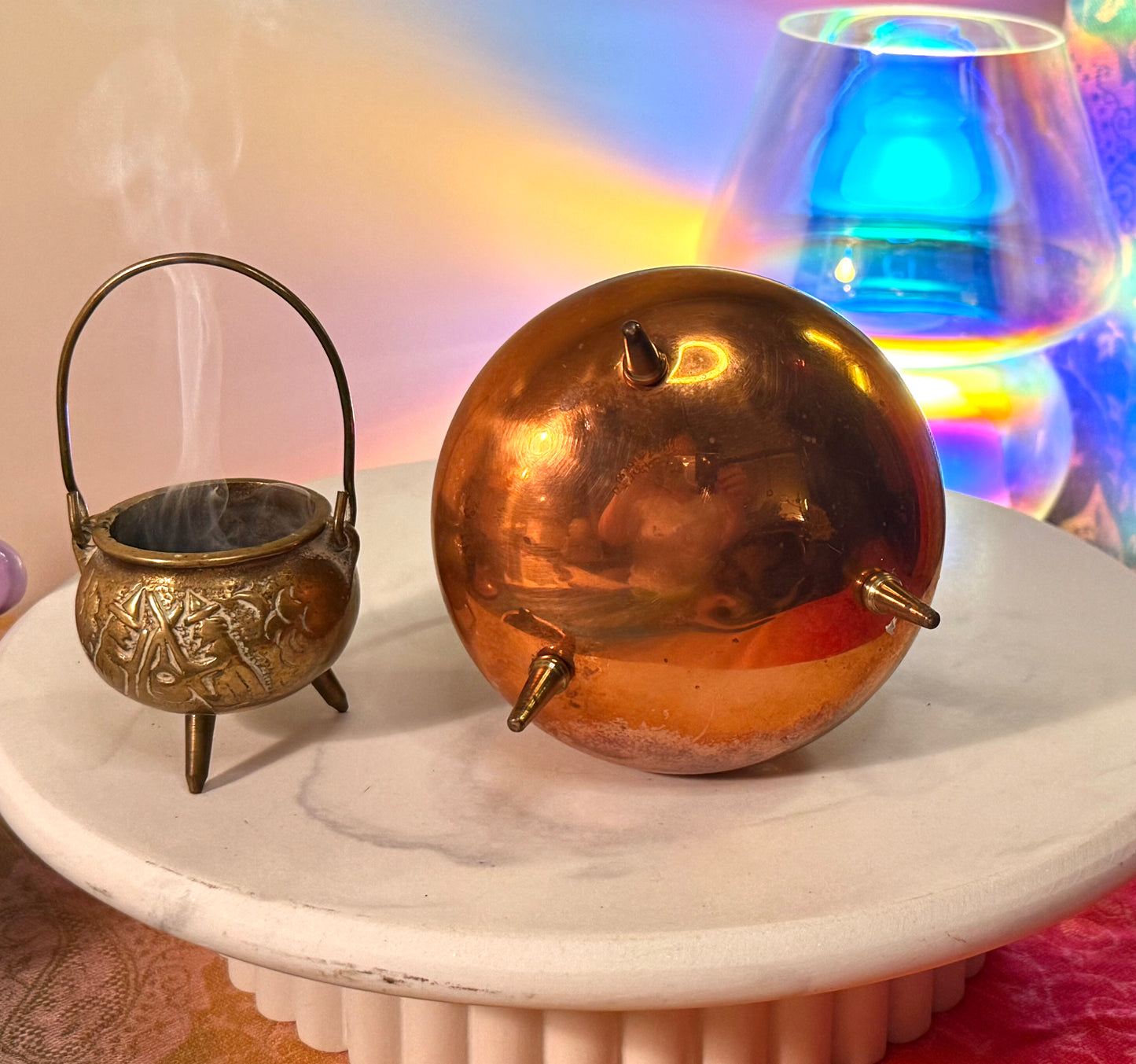 Stunning Vintage 1960s Dutch Copper Cauldron with Cast Iron Handle- comes with ingredients and instructions for Cauldron Connection Spell✨