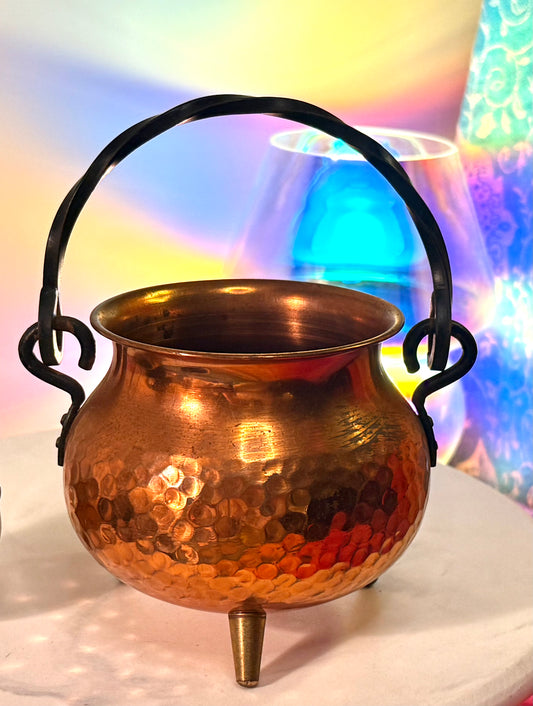 Stunning Vintage 1960s French Copper Cauldron with Cast Iron Handle- comes with ingredients and instructions for Cauldron Connection Spell✨